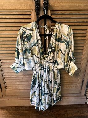 Marbled V-Neck Short Dress in Green & Cream NWT
